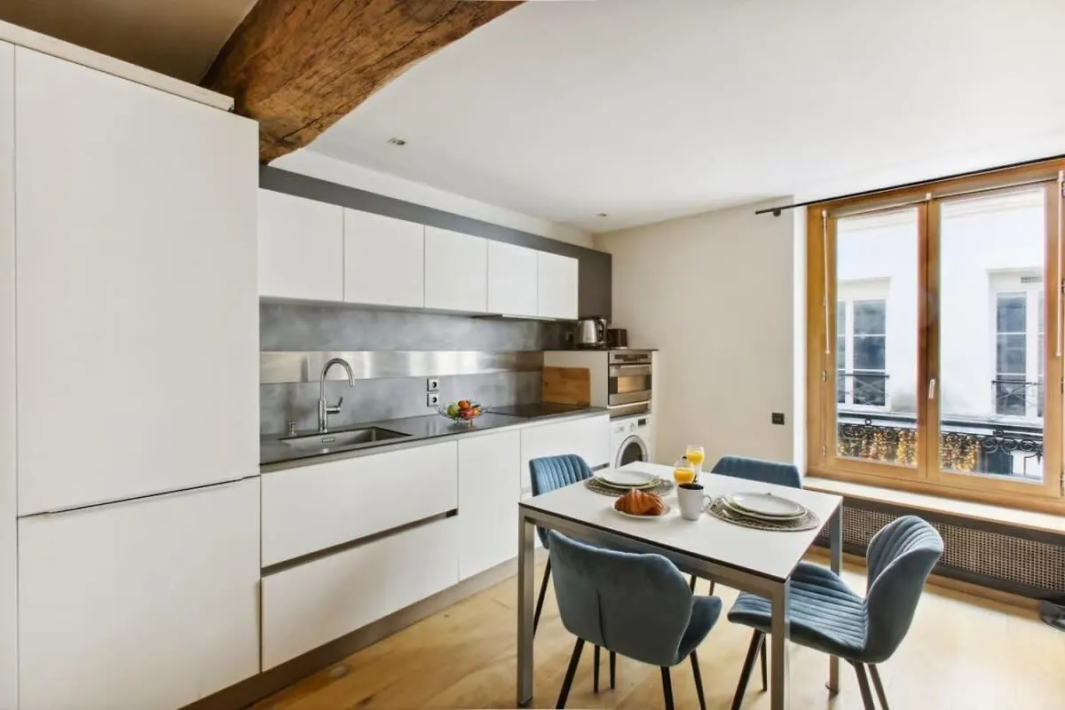 Mabillon & Saint Germain - Cityapartmentstay Paris Apartment